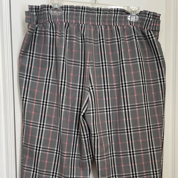 BELTED, PULL ON, ELASTIC BACK WAIST, STRAIGHT LEG, PAPER BAG PANTS. LIKE NEW! - Picture 9 of 13